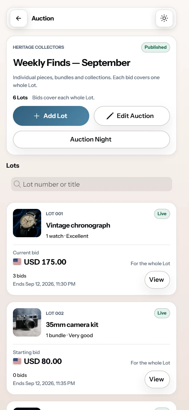 The mobile Auction catalogue with numbered Lots, quantities, whole-Lot prices, and organizer controls.